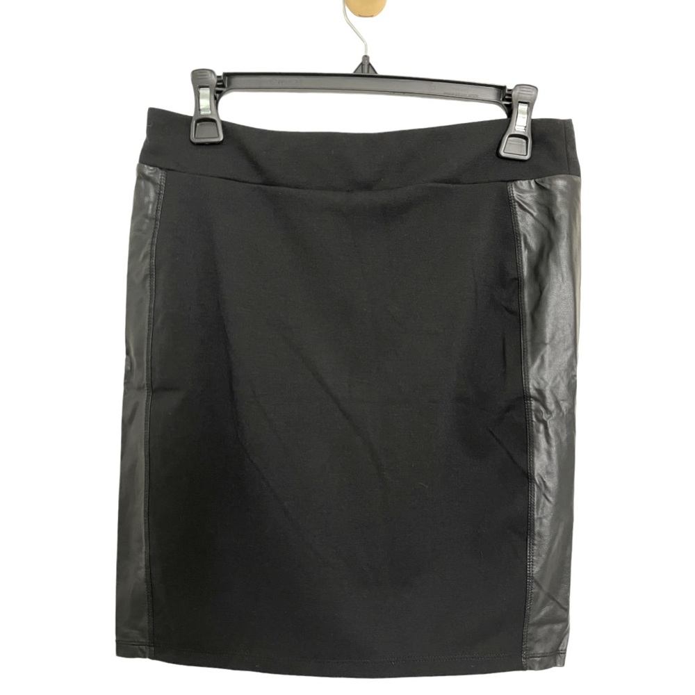 Femme by Tresics Black Skirt Size Medium